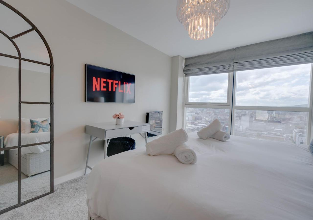 Tallest Building In The City Centre Sleeps 5 Incredible City Mountain And Lagan Views 벨파스트 외부 사진
